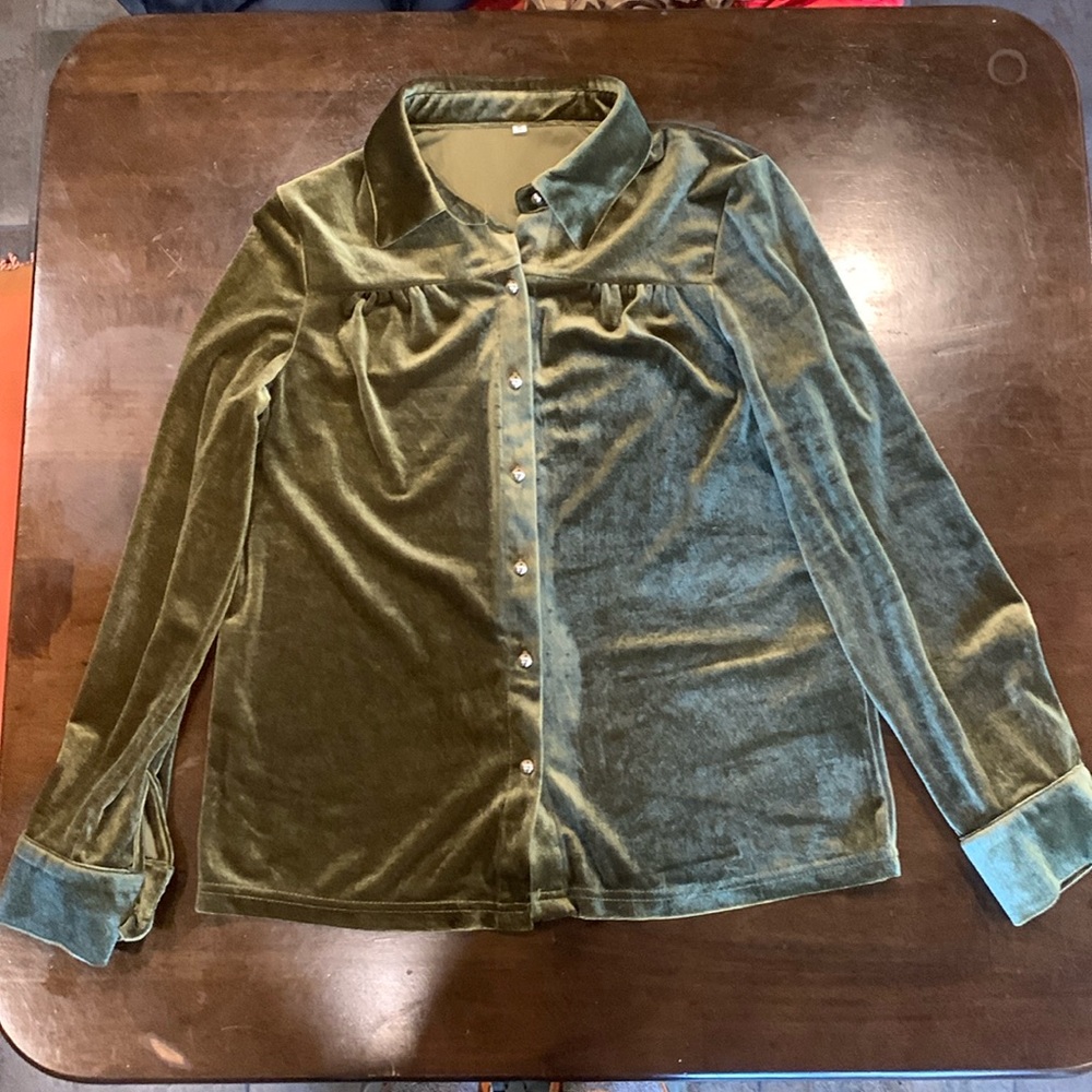 Velour olive green gold button long sleeve blouse. Size S. NWOT